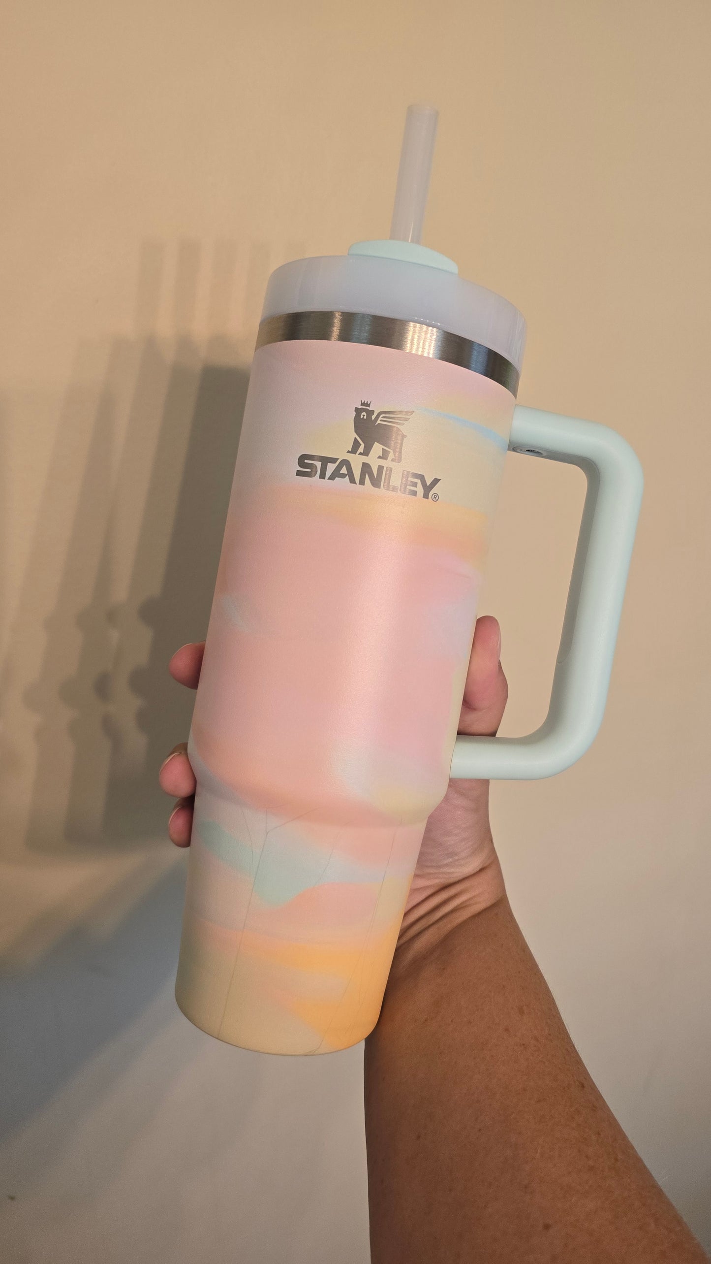Excellent Used Condition: 30oz Warm Serene Brushstrokes